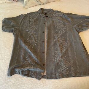 Tommy Bahama Gray Floral Casual Button Down Shirt